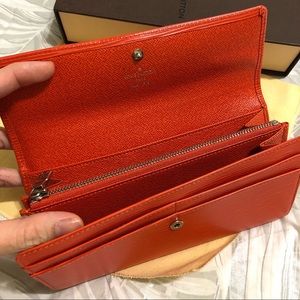 ✨sold✨ louis vuitton sarah wallet in epi leather